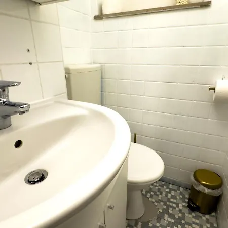Messe-apartment Fuer 5 Gaeste Mit Balkon Und Lift شقة *