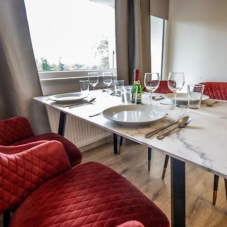 Messe-apartment Fuer 5 Gaeste Mit Balkon Und Lift Apartman