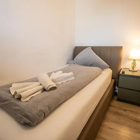 Messe-apartment Fuer 5 Gaeste Mit Balkon Und Lift Ανόβερο