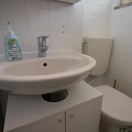 Messe-apartment Fuer 5 Gaeste Mit Balkon Und Lift شقة