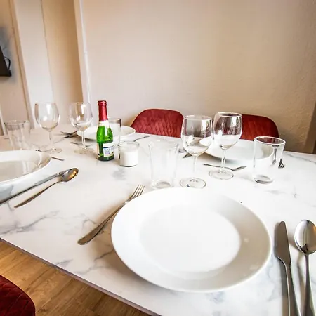 Messe-apartment Fuer 5 Gaeste Mit Balkon Und Lift شقة *
