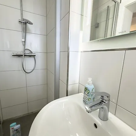 Messe-apartment Fuer 5 Gaeste Mit Balkon Und Lift *