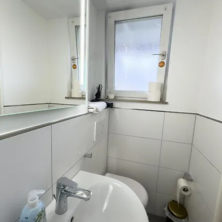 Messe-apartment Fuer 5 Gaeste Mit Balkon Und Lift شقة