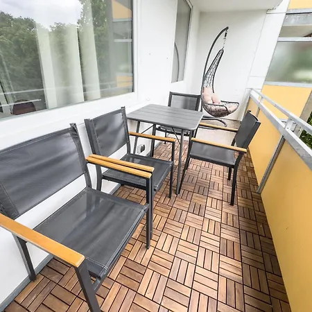 Apartment Messe-apartment Fuer 5 Gaeste Mit Balkon Und Lift *