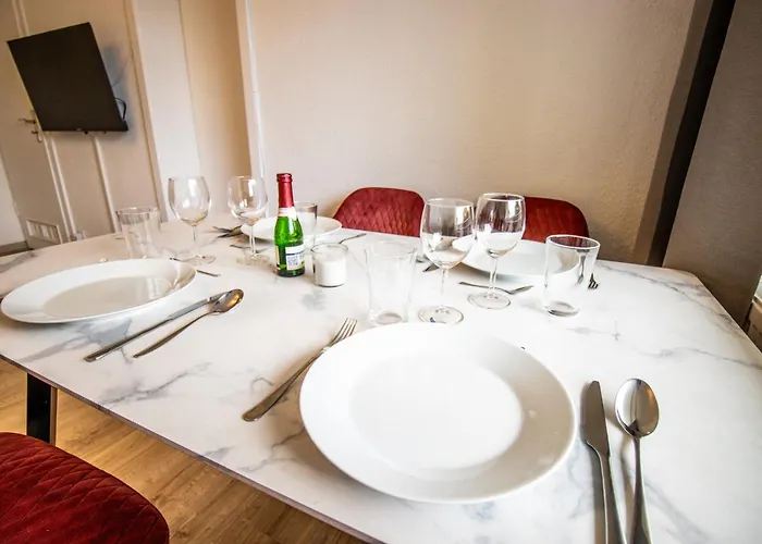 Messe-apartment Fuer 5 Gaeste Mit Balkon Und Lift Apartamento *