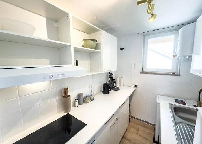 Messe-apartment Fuer 5 Gaeste Mit Balkon Und Lift Apartamento