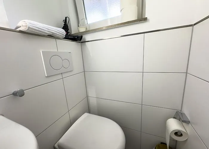 公寓 Messe-apartment Fuer 5 Gaeste Mit Balkon Und Lift