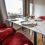 Messe-apartment Für 5 Gäste Mit Balkon Und Lift Apartamento