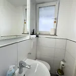 Messe-apartment Für 5 Gäste Mit Balkon Und Lift Apartamento